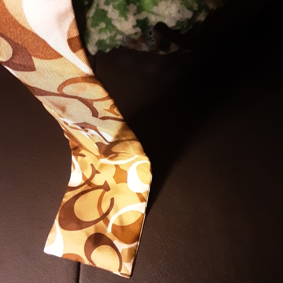 COACH TAN AND BROWN CLASSIC PURSE SCARF - Picture 2 of 3